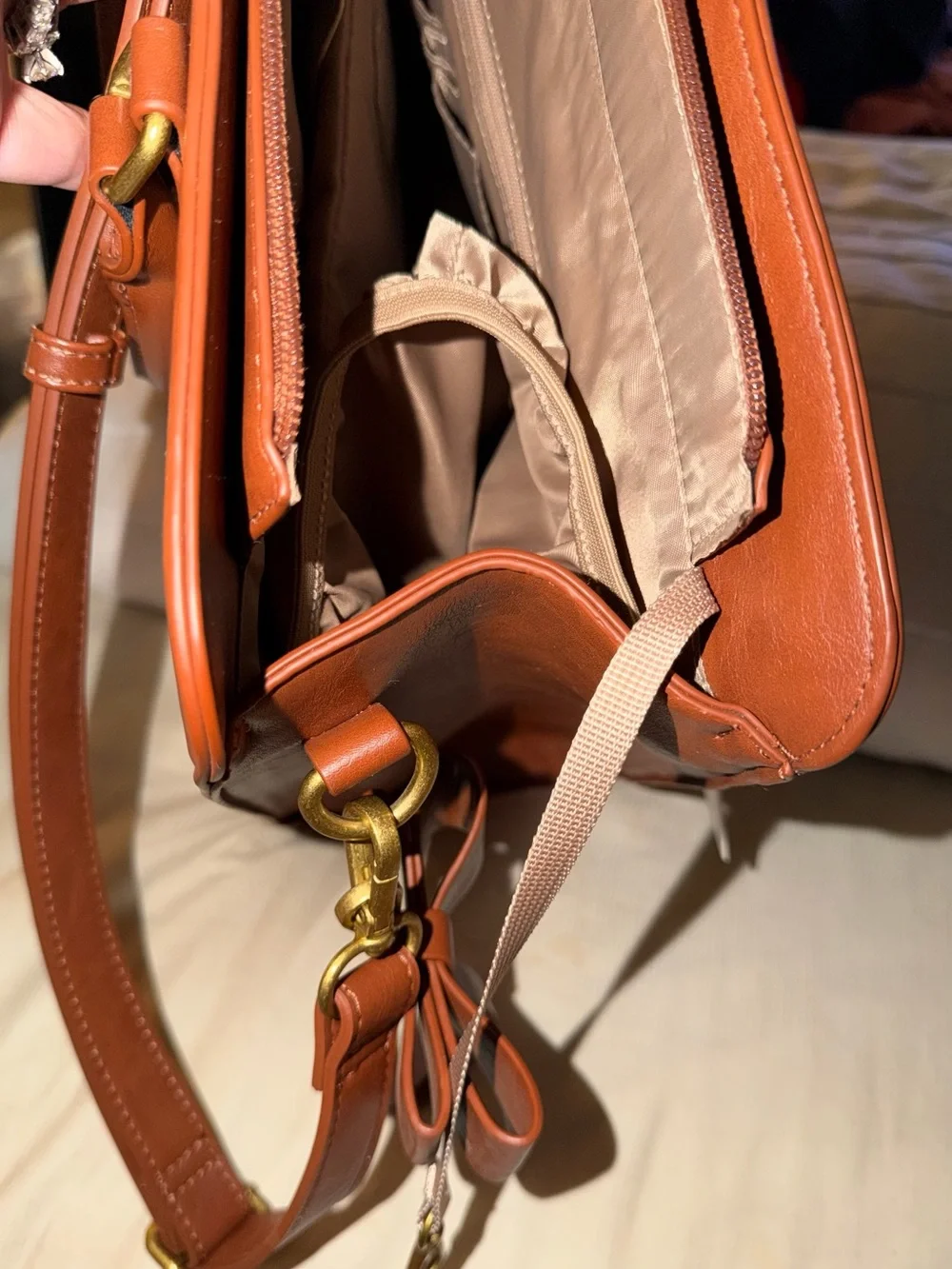 Lovevook tan leather